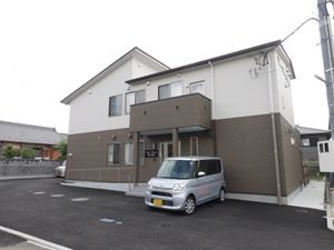 茶色の建物の外観