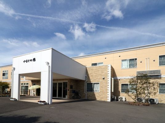 広々とした明るいエントランス