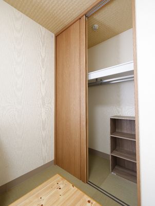 和室の押入れと畳