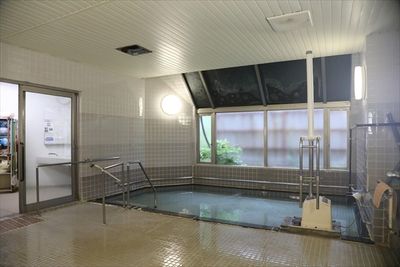 広々とした浴室