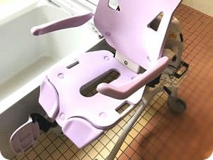 入浴用いすのある浴室  