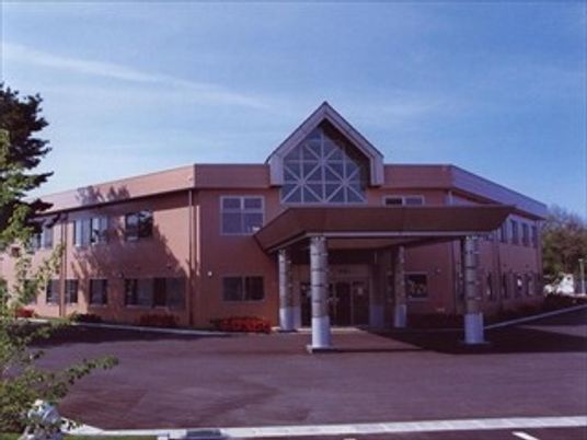 レンガ調の建物外観  