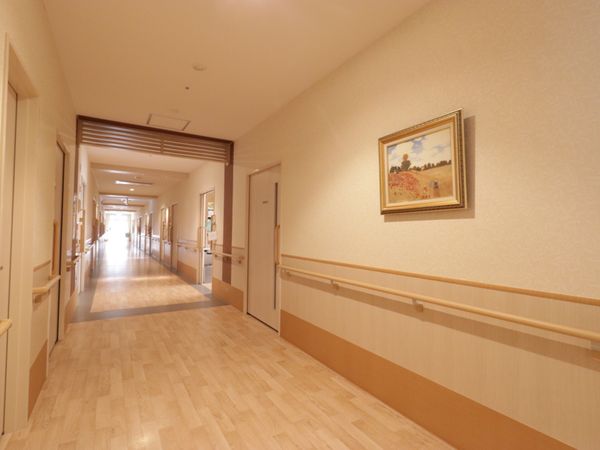 清潔感漂う廊下の風景
