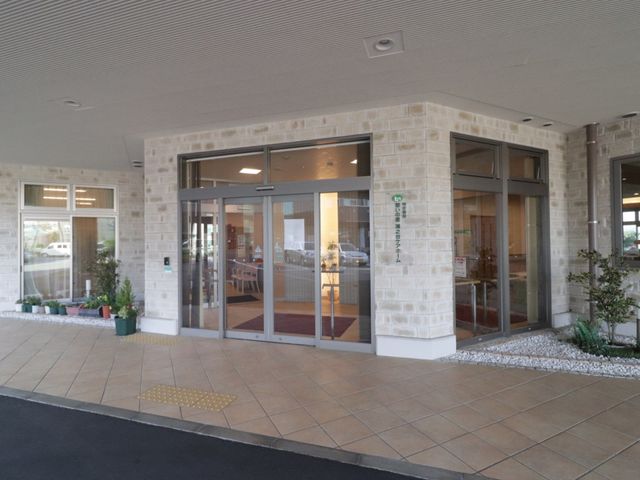 開放的なエントランス