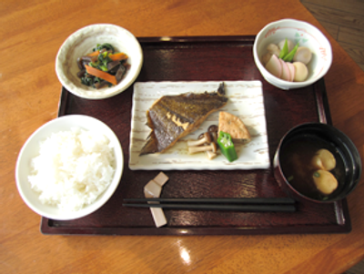健康的な和食の膳