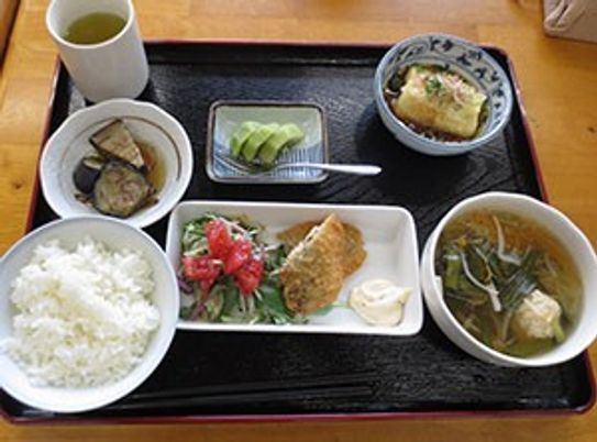 お食事のトレー