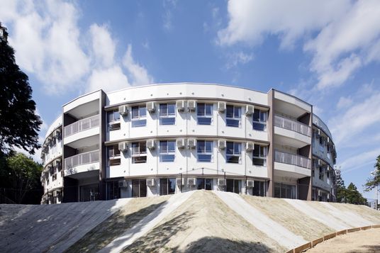 新しい外観の建物