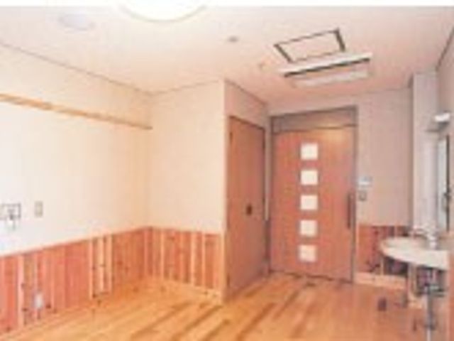 木が使われた居室 居室 自然素材を使い落ち着いた雰囲気の居室です。快適な空間で過ごしやすくなっています。