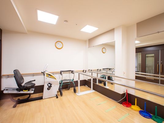 訓練器具が整う訓練室