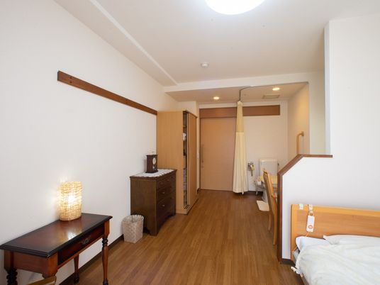 明るい居室の一角