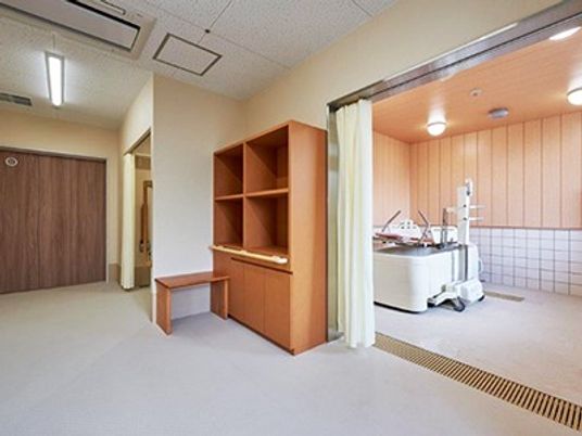 介護用機器がある浴室
