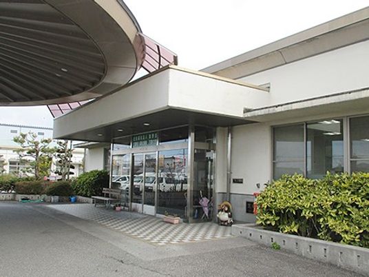 施設の外観