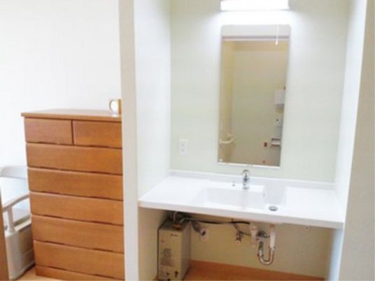 清潔感あふれる洗面台