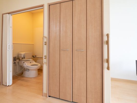 バリアフリー設計のトイレ