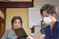 スタッフと会話する場面