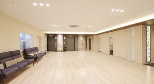 広々としたラウンジ