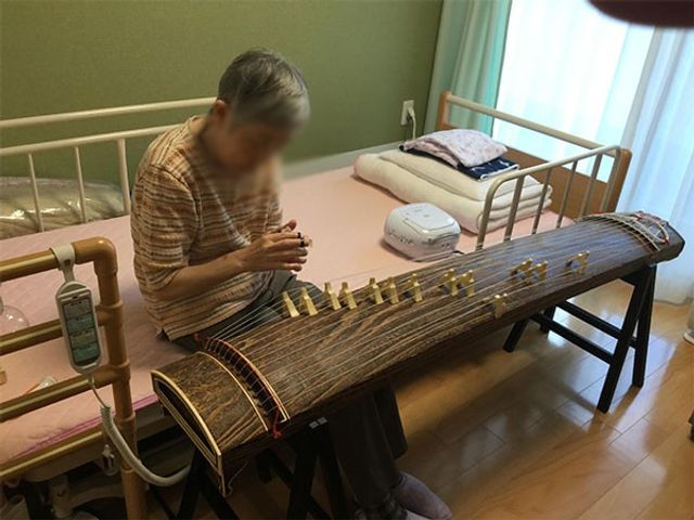 楽器を演奏する居室