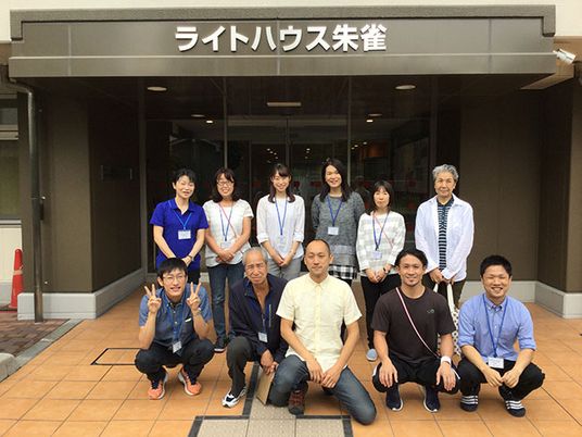 スタッフが集まるエントランス