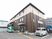 茶色の外壁の建物