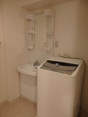 洗面台と洗濯機の設備