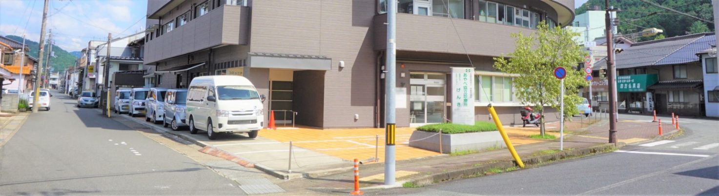 広場の外観
