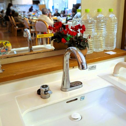 キッチンの様子 キッチン 広々としたキッチンでは、料理の準備が行いやすく、利用者同士の交流が盛んです。