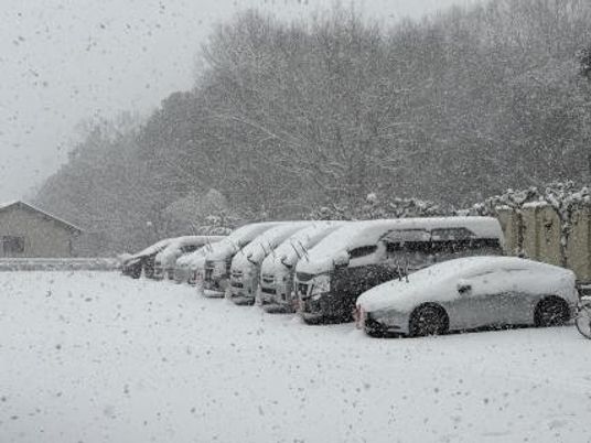 雪の駐車場  