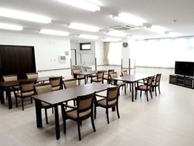 明るいダイニングの職場環境
