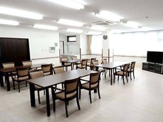 明るいダイニングの職場環境