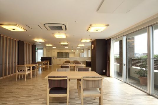 開放的なダイニングルーム