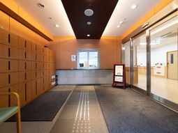 明るいエントランスホール