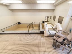 バリアフリーな浴室設備