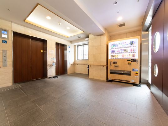 エレベーターと自動販売機