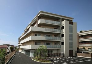 広々した外観