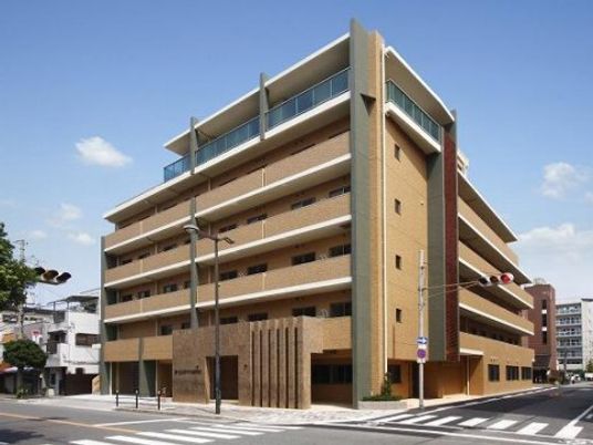 現代的な建物の外観