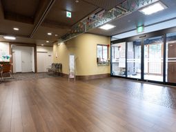 明るいエントランスホール