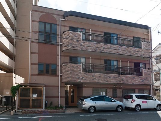 外観の建物正面  