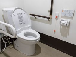 手すり付きトイレ設備
