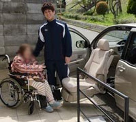車椅子用シート付き車