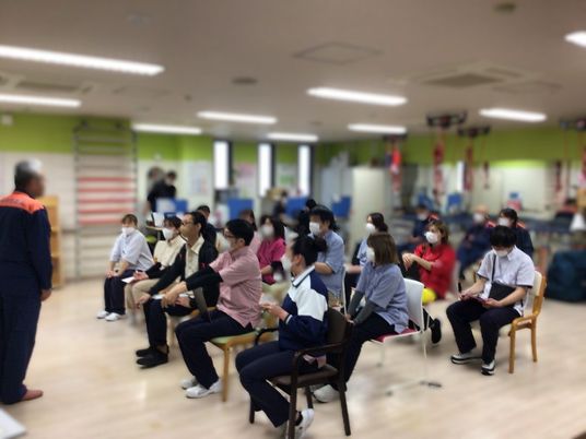 研修中の多目的室  