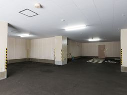 駐車スペースのある内観