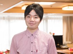 やさしい笑顔のスタッフ