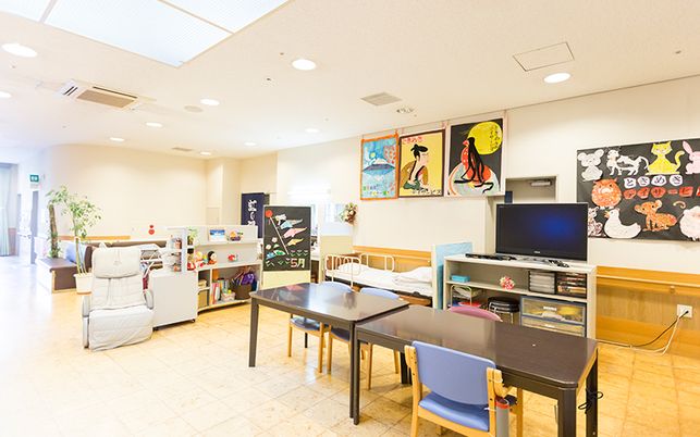 明るいラウンジ