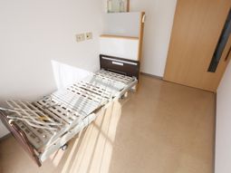 清潔な個室ベッド