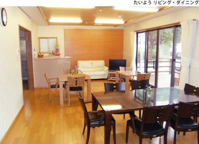 明るい空間のリビング