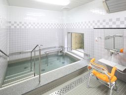 清潔な浴室設備