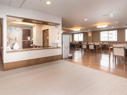 明るいダイニングスペース