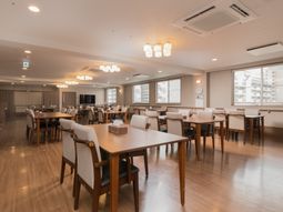 明るいダイニングスペース