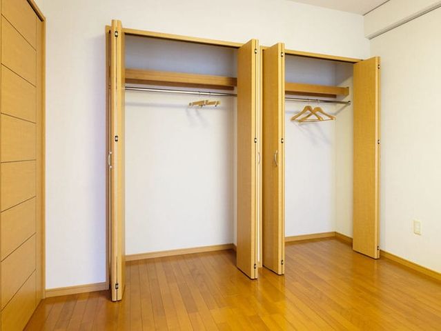 広々とした洋室のクローゼット