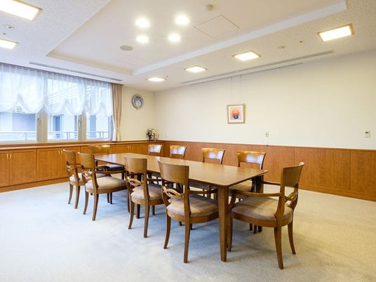 清潔なダイニングルーム